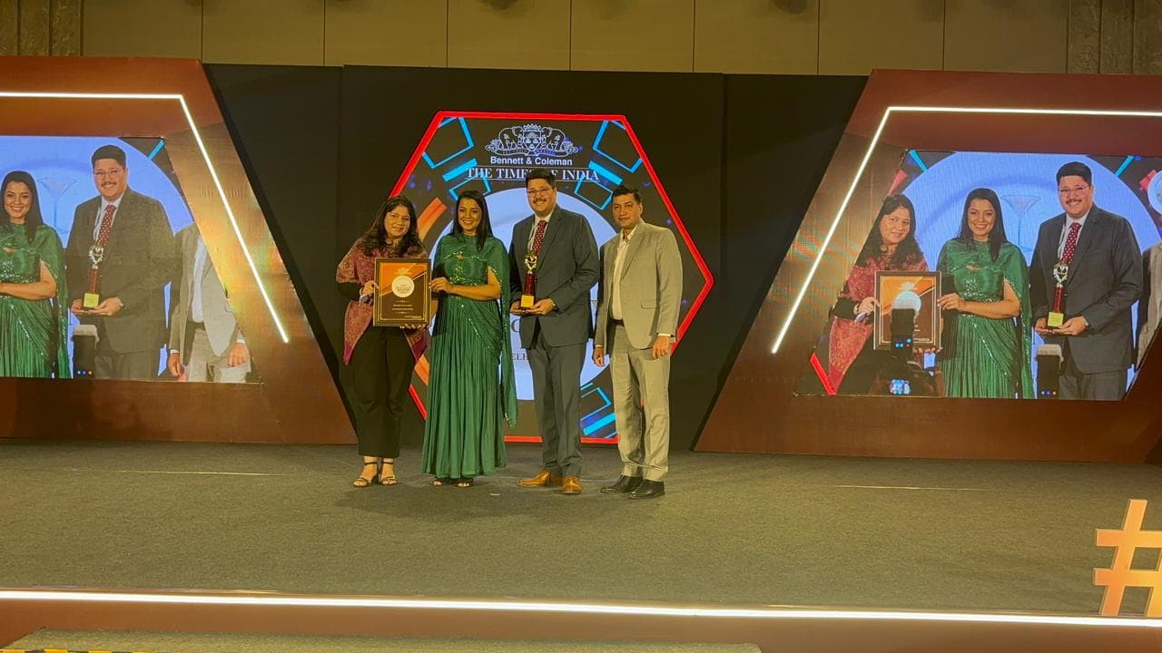 Dolphin Fun & Food interior pic-02.jpg