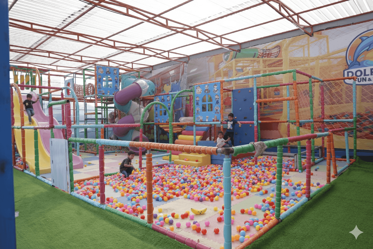 Dolphin Fun & Food interior pic-14.png