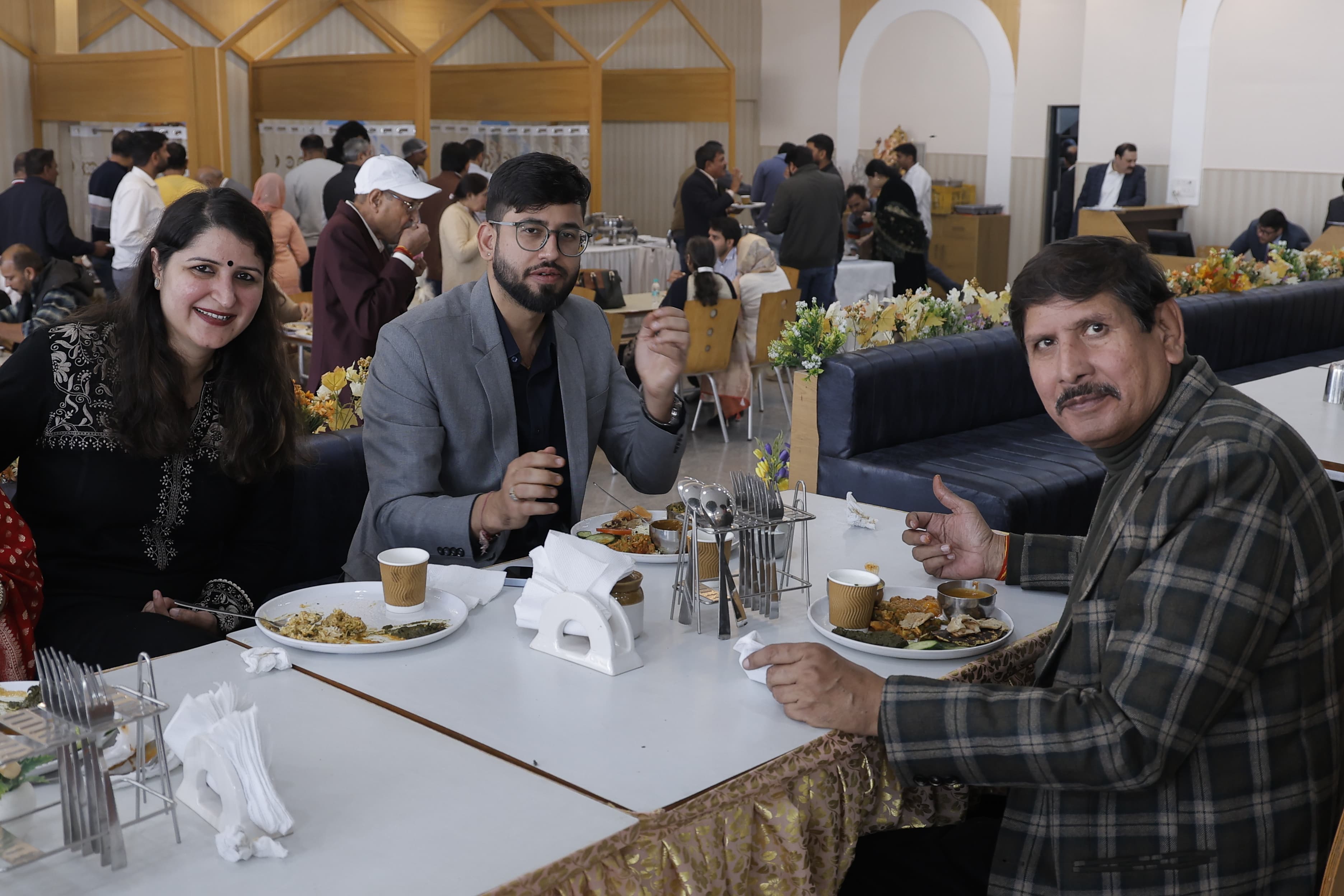 Dolphin Fun & Food interior pic-21.jpg